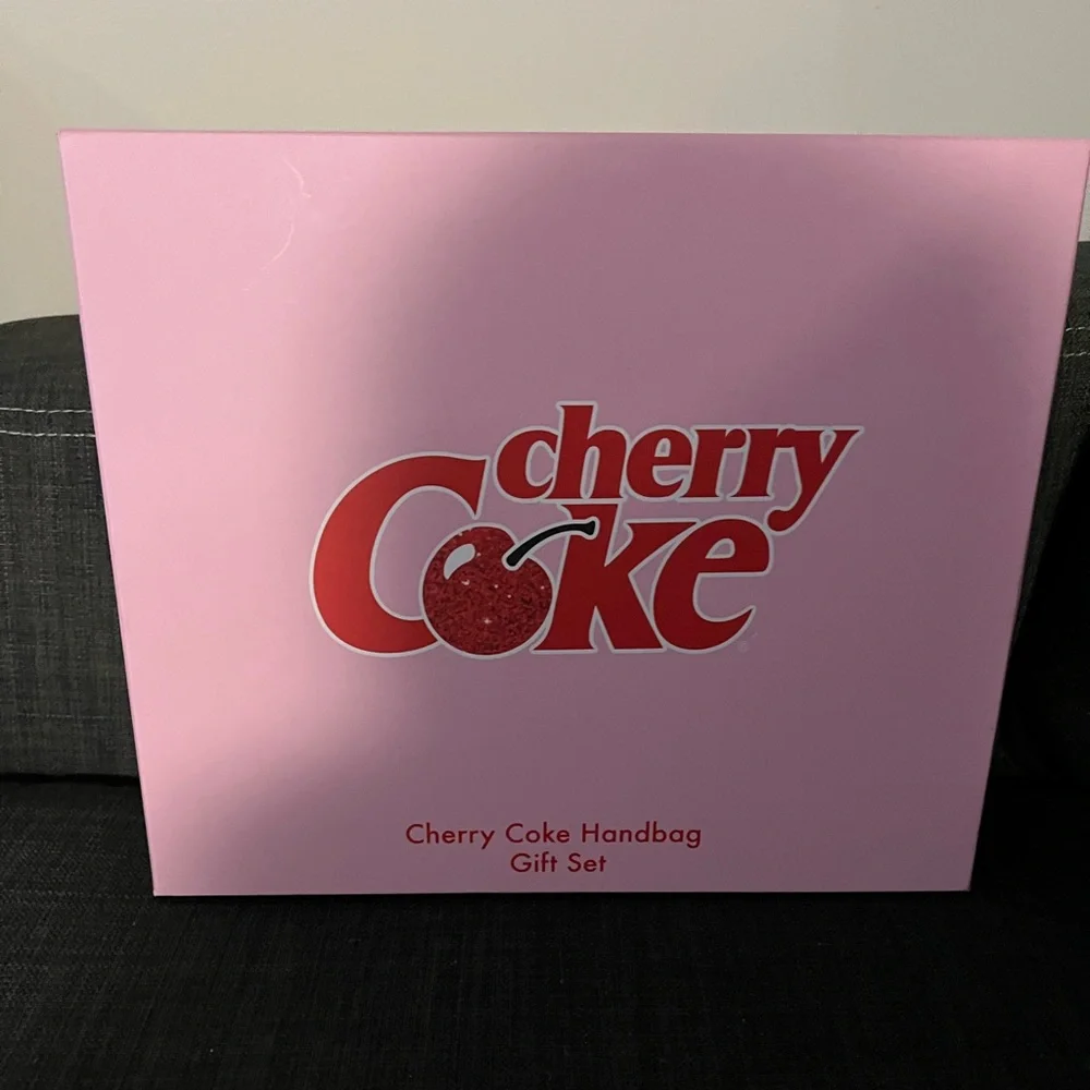 🍒Cherry Coke Handbag Gift Set🥤 - Picture 3 of 5